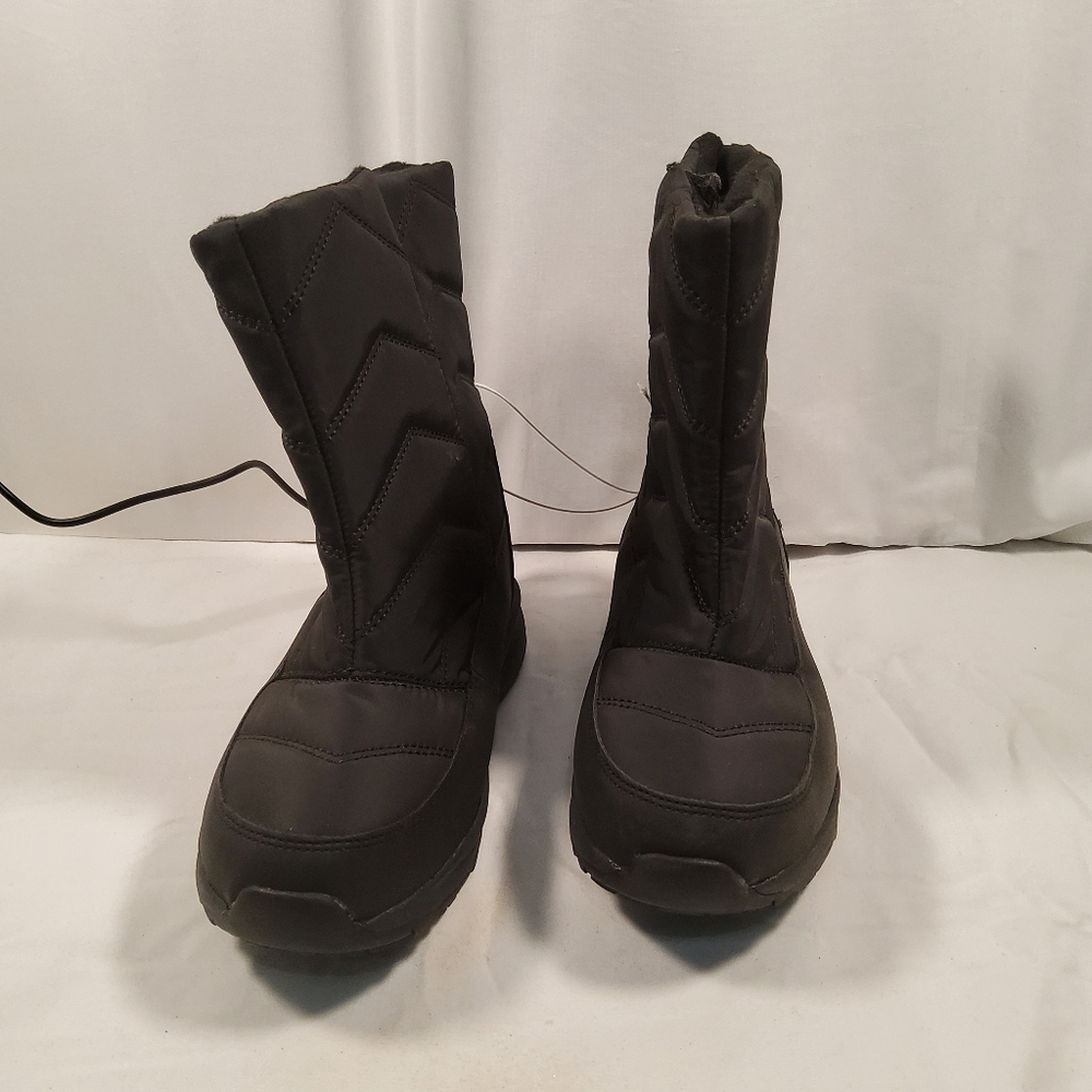 Snow boots size 13